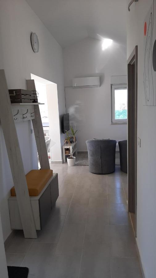 Holiday House Romi Пула Екстериор снимка