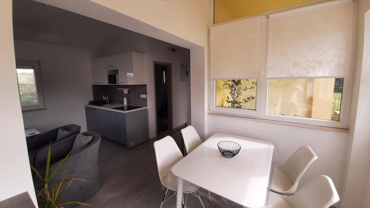 Holiday House Romi Пула Екстериор снимка