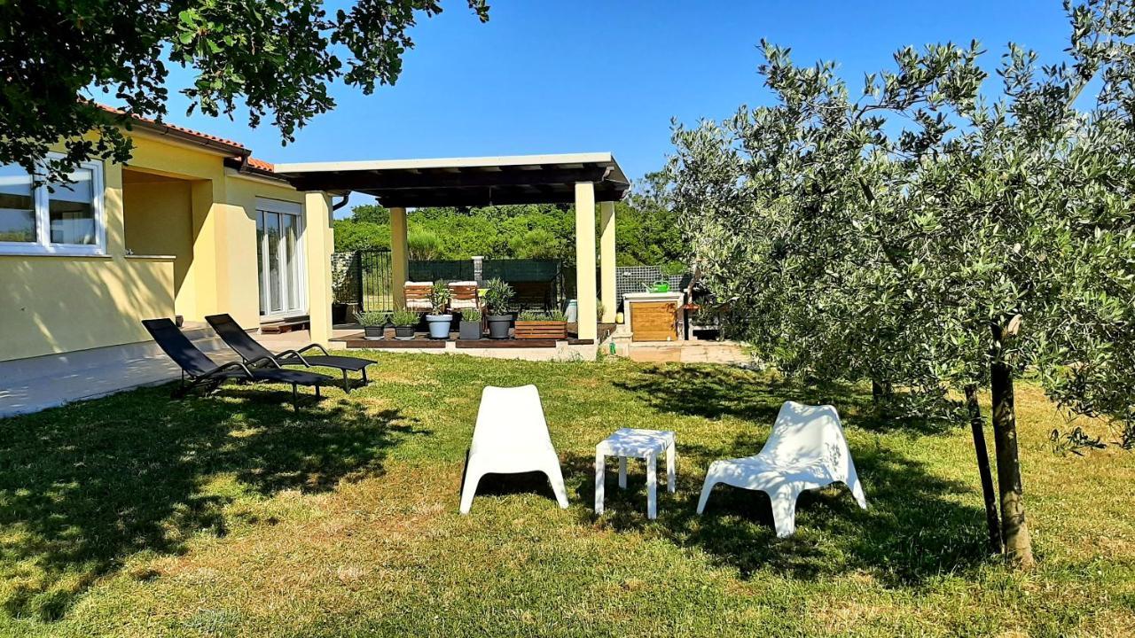 Holiday House Romi Пула Екстериор снимка